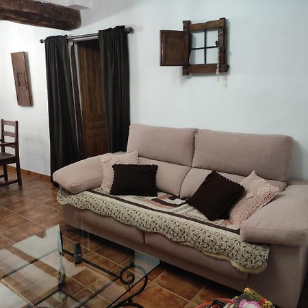 הוילה Villanueva de Viver Alcoba Con Patio Del Siglo XIX מראה חיצוני תמונה